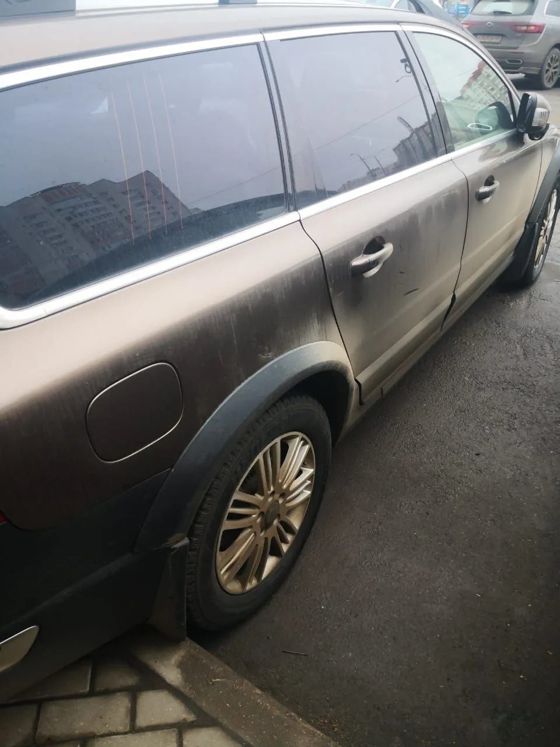 Легковой автомобиль Вольво ХС70