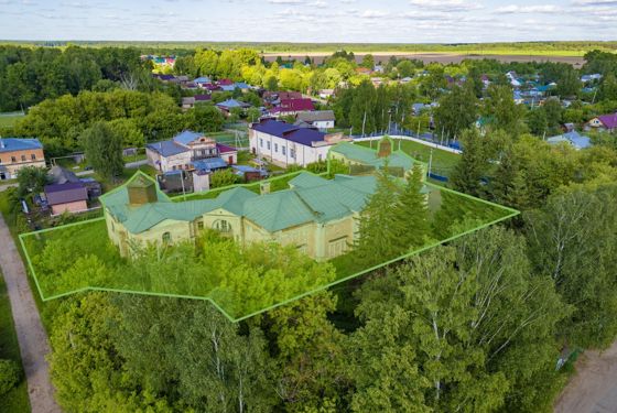 Продажа находящегося в федеральной собственности объекта недвижимого имущества площадью 1 374,1 кв. м (кад. № 37:02:010301:563), являющегося объектом культурного наследия федерального значения, находящимся в неудовлетворительном состоянии, местоположение: Ивановская обл., р-н Вичугский, п. Старая Вичуга, ул. Клубная, д. 7, с одновременным предоставлением в аренду  земельного участка площадью 3 341 кв. м (кад. № 37:02:010310:142), на котором расположен такой объект.