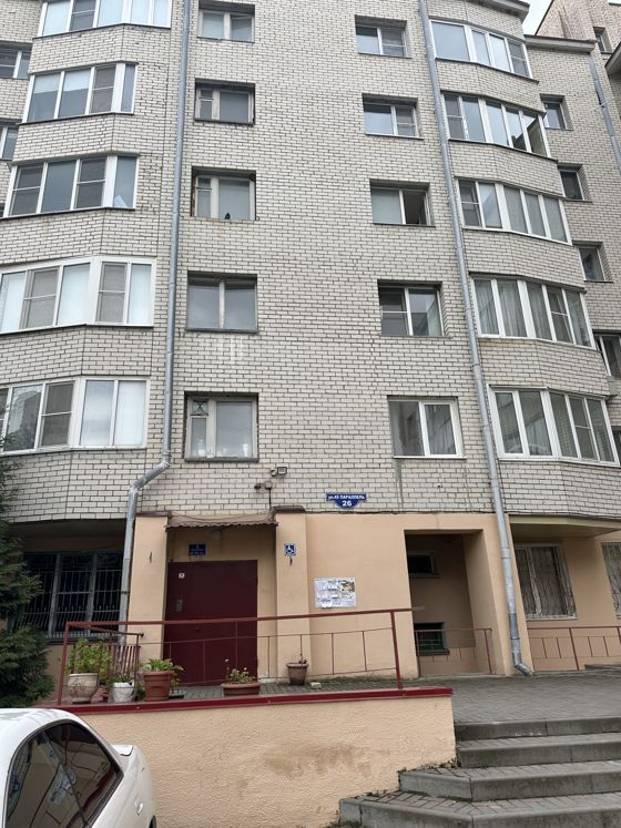 Гараж № 1, площадь 21,8 кв.м, этаж № 1, кадастровый номер 26:12:012001:7387, адрес: Ставропольский край, г. Ставрополь, ул. 45-я Параллель, д. 26.