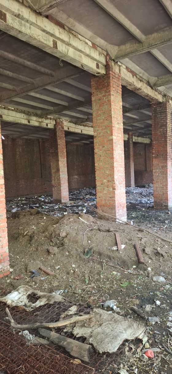 Нежилое здание, неотапливаемый гараж