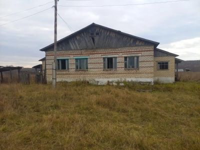 Нежилое здание (кадастровый номер 74:16:2600001:170, площадь - 128,7 кв. м, количество этажей: 1, в том числе подземных этажей: 0)