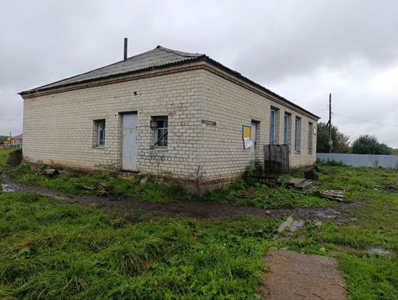 Нежилое здание, расположенное по адресу: Тюменская обл., Аромашевский р-н, д. Усть-Лотовка, ул. Центральная 38, кадастровый номер  72:03:0303001:72 и земельный участок по адресу: Тюменская область, Аромашевский район, д. Усть-Лотовка, ул. Центральная 38, кадастровый номер  72:03:0303001:2