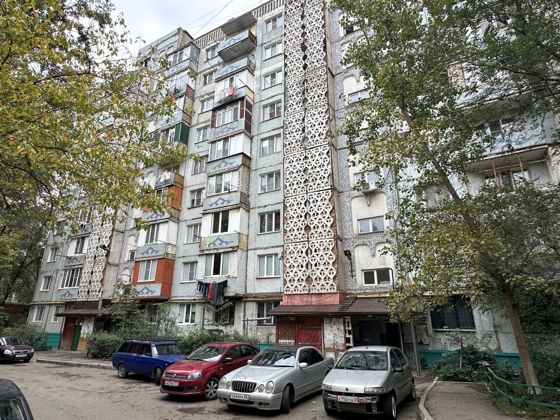 Нежилое помещение, назначение: нежилое, общая площадь 100,5 кв.м., этаж расположения: 1-й, кадастровый номер 05:40:000066:9351. Адрес (местоположение): Республика Дагестан, г. Махачкала, ул. Зои Космодемьянской, д. 48, корп. а