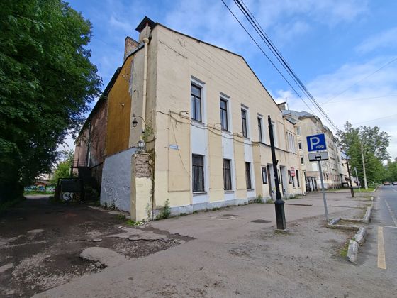 открытый аукцион в электронной форме по продаже недвижимого имущества, расположенного по адресу: г. Ярославль, ул. Свердлова, д. 9.