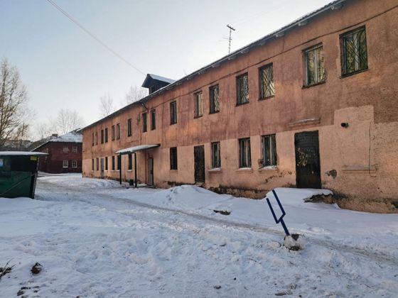нежилое здание общей площадью  945,8 кв.м, кадастровый номер: 42:24:0101030:15370, расположенное по адресу: г. Кемерово, ул. Веры Волошиной, 13.