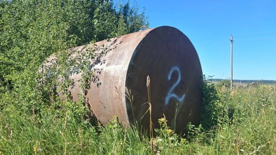 Ёмкость из черной стали для хранения воды, 25 куб. м., бывшие в употреблении в количестве 1 шт., расположенная на земельном участке с кадастровым номером 21:07:240502:108 по адресу: Чувашская Республика - Чувашия, Аликовский район, Яндобинское с/пос., д. Самушкино.