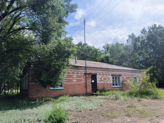 Здание профилактория по адресу: Курганская область,  Притобольный район,  с. Боровлянка,  ул. Спортивная, д. 14