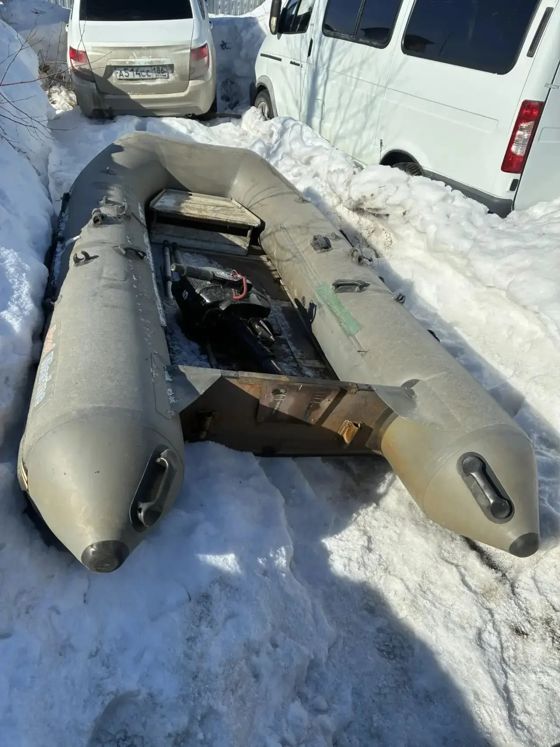 Лодка "Prof Marine" с подвесным мотором марки "Parsun", весла 2шт