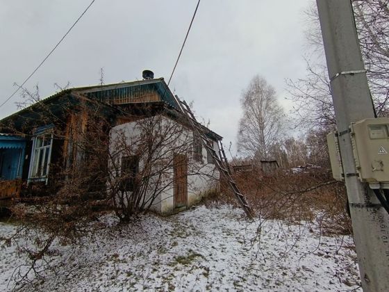 Земельный участок и расположенное на нем нежилое здание (клуб) по адресу: Тюменская область, Заводоуковский муниципальный округ, село Комиссарово, улица Лесная, 17