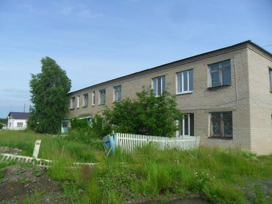 Помещение нежилое, площадью 585,4 кв.м., кадастровый номер 66:01:0000000:796, расположенное по адресу: Свердловская обл., Алапаевский р-н, п. Бубчиково, ул. Геологоразведчиков, 5