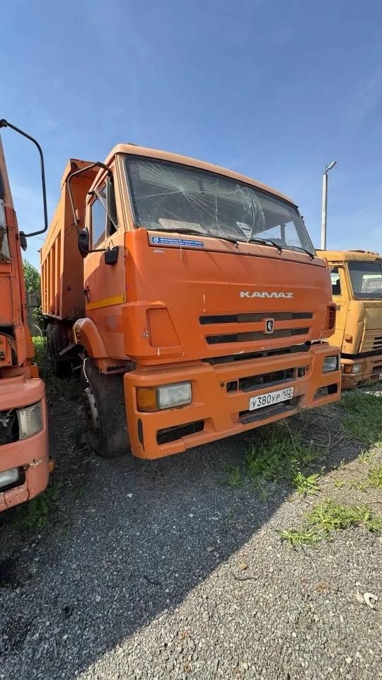 Грузовой самосвал КАМАЗ 65222-43, 2017 г.в., г/н У380УР102, идентификационный номер (VINXTC652224H1363550),