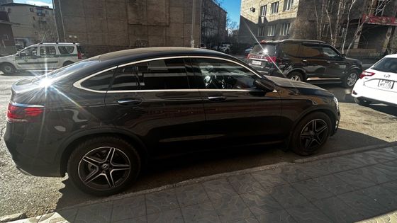 Легковой автомобиль марки MERCEDES – BENZ; GLC 300 4MATIC, 2020 г.в., г/н Н756ОВ75, VIN: W1N2533841F849812, номер кузова (прицепа): W1N2533841F849812, цвет серый. Автомобиль имеет вмятину, царапину на левой передней двери, задняя левая дверь имеет царапину