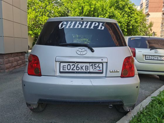 Toyota IST, 2002