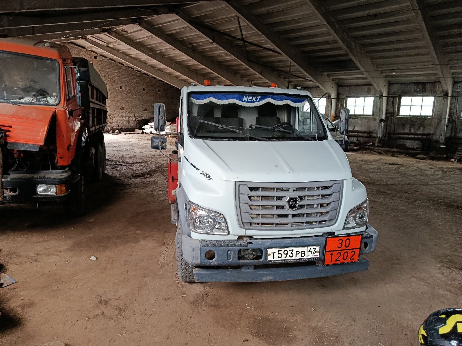 Автоцистерна 3813H8, 2018