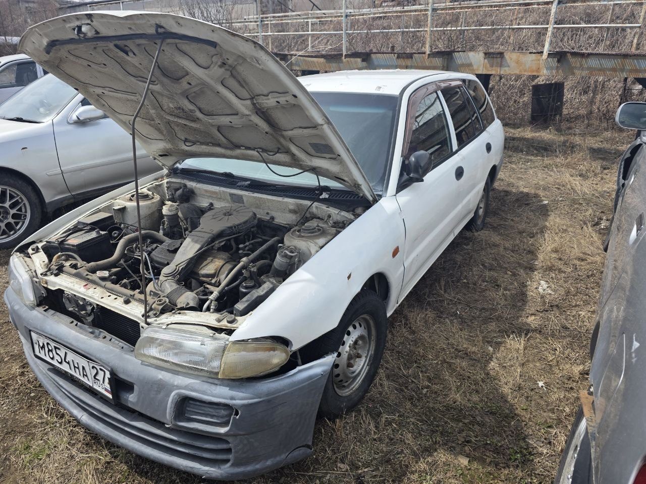 Автомобиль марки Mitsubishi Libero, г/н М854НА27,2001 г.в.,№ кузова СВ2V0702674, белого цвета