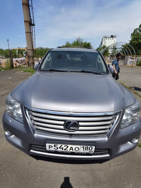 Lexus LX 570, 2011