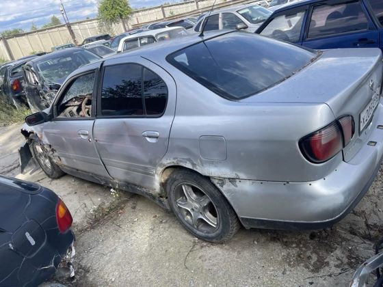 Nissan Primera, 2001
