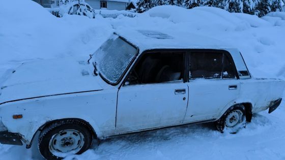 LADA 21070