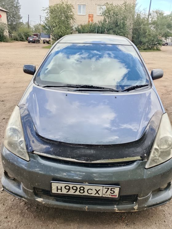 Toyota Vish, 2003