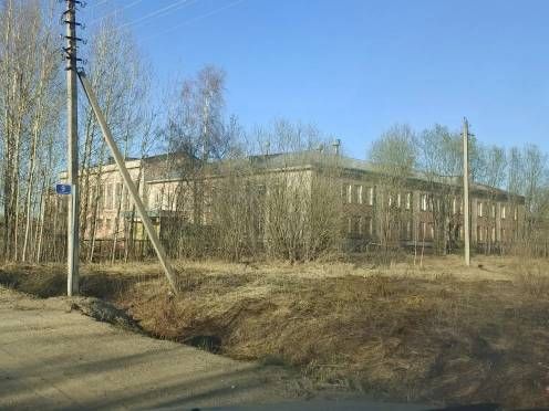 Нежилое здание 2 469,3 м² с участком, д. Михайловское, Костромская обл.