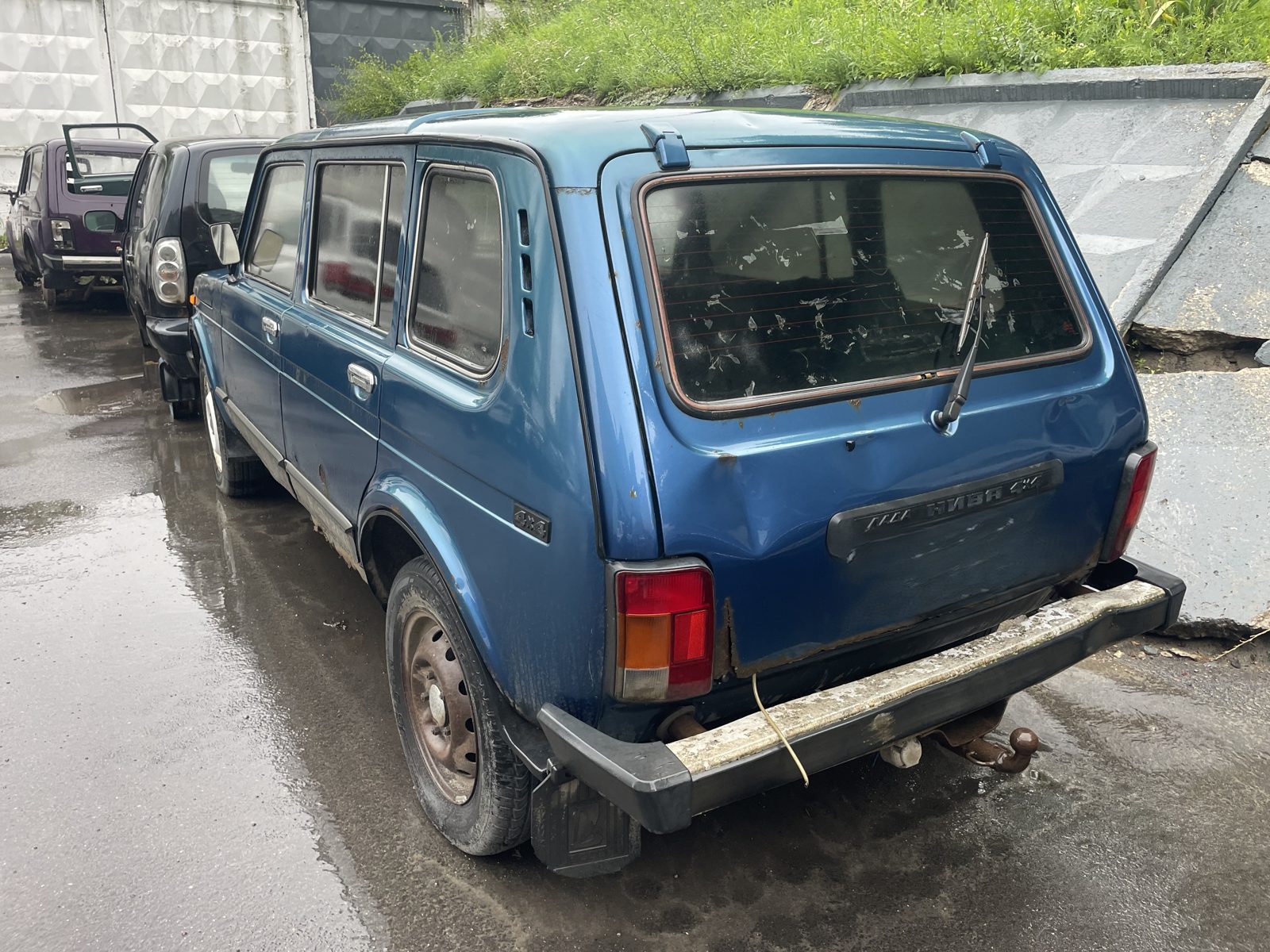 Продажа автомобиля ВАЗ - 21310, 2004 года выпуска