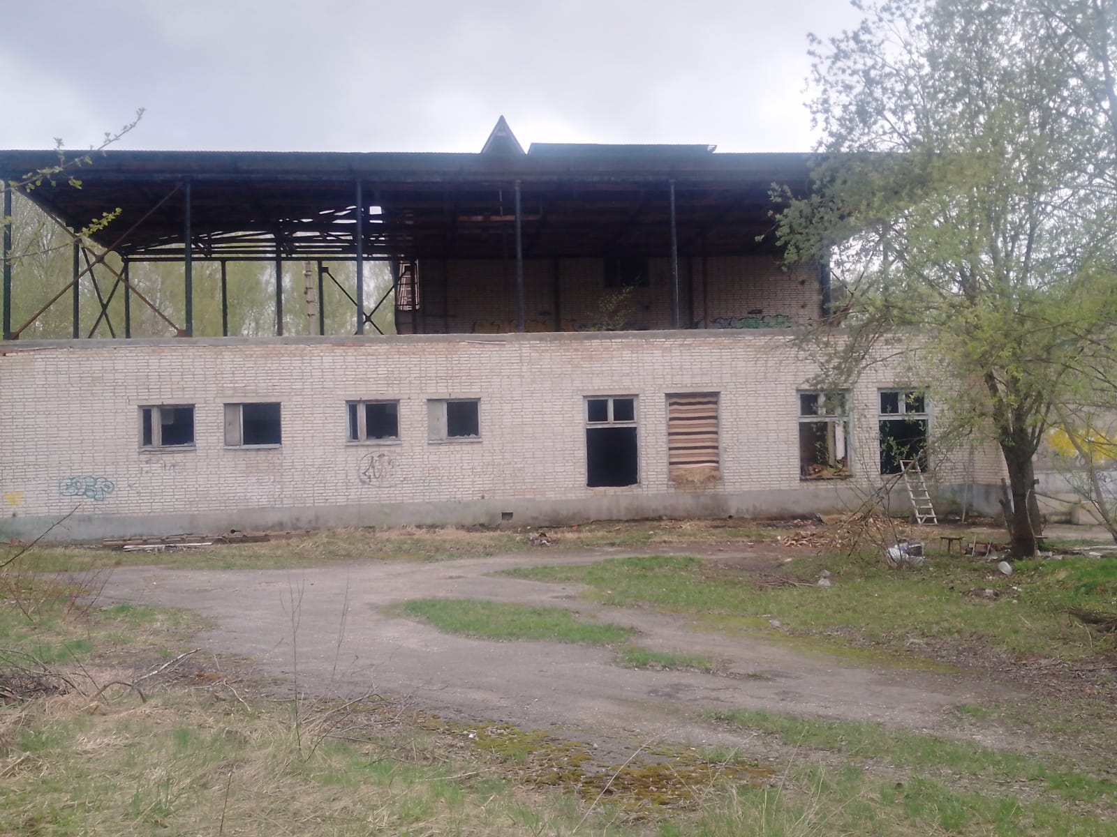 Нежилое здание 2 909,3 м², п. Новогуровский, Тульская обл.