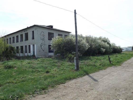 Нежилое здание 1 101,8 м², с. Атрачи, Омская обл.