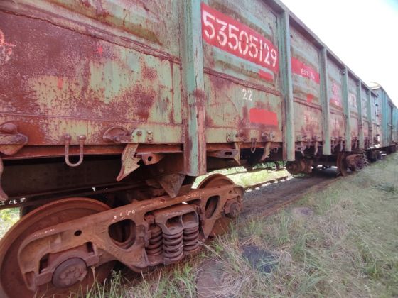 4-осные полувагоны с люками в полу без тормозной площадки