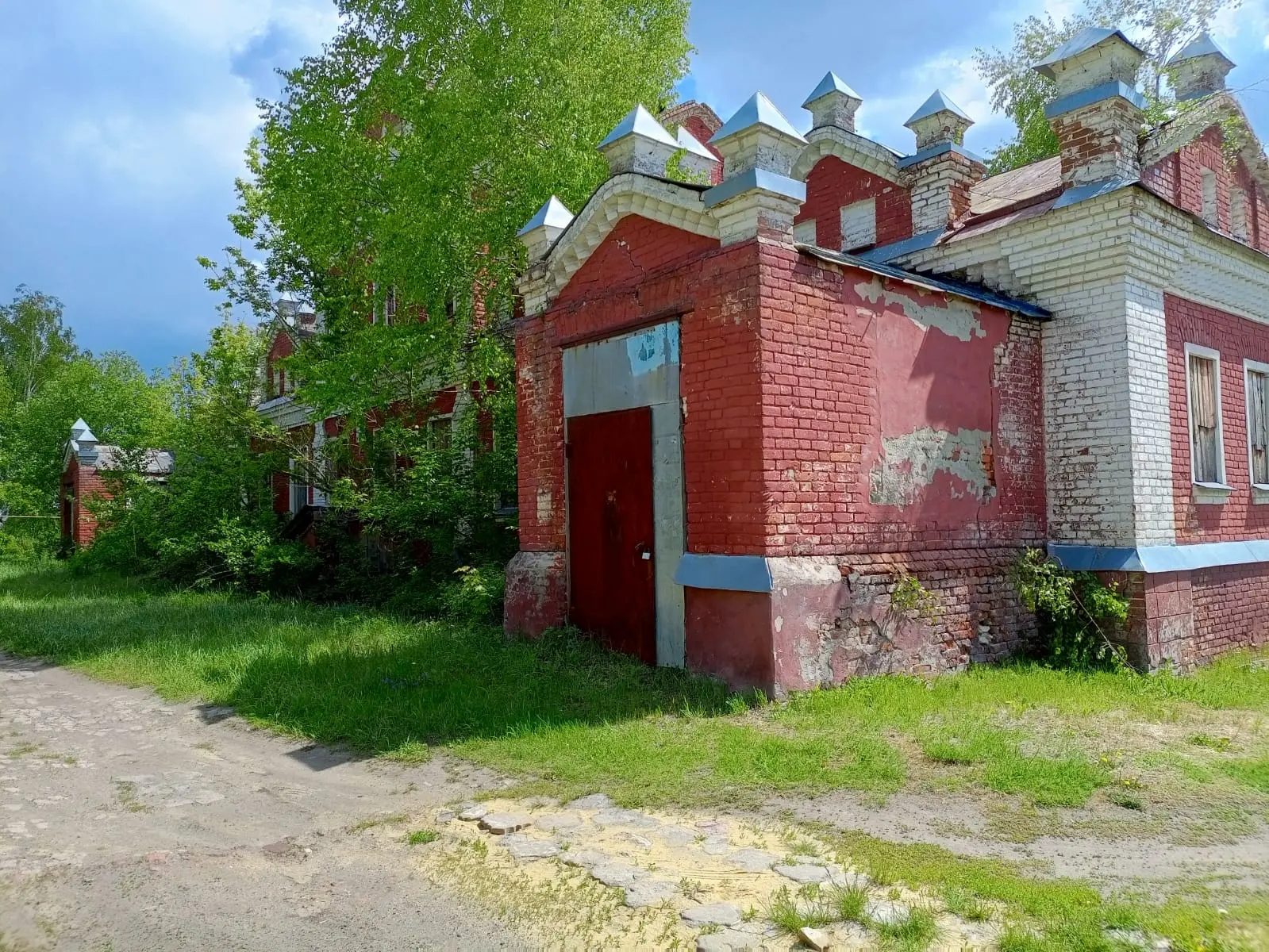 Здание