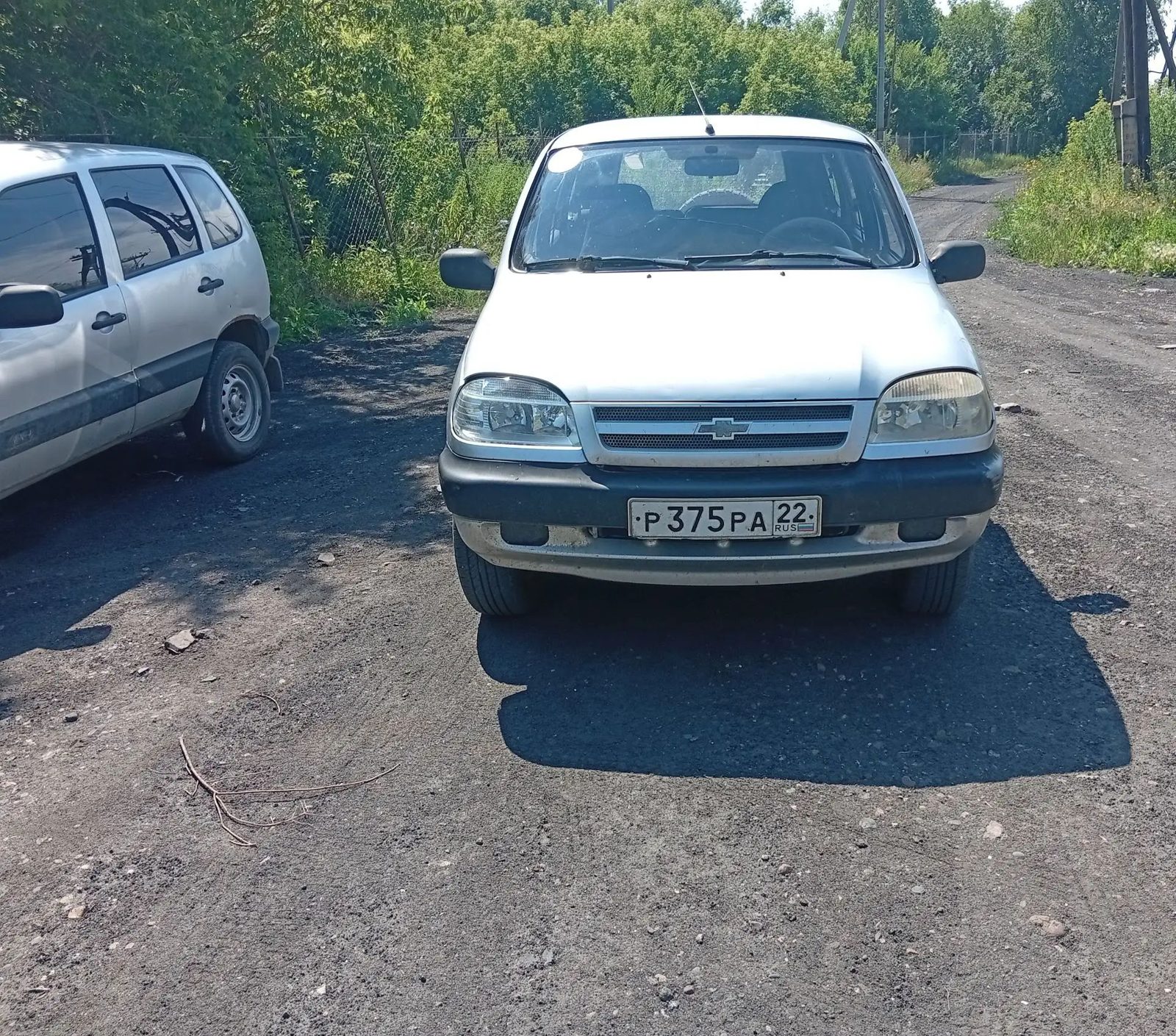 Легковой автомобиль CHEVROLET NIVA 212300