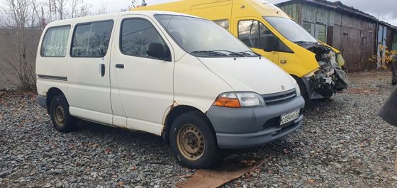 Toyota Hiace, 2001