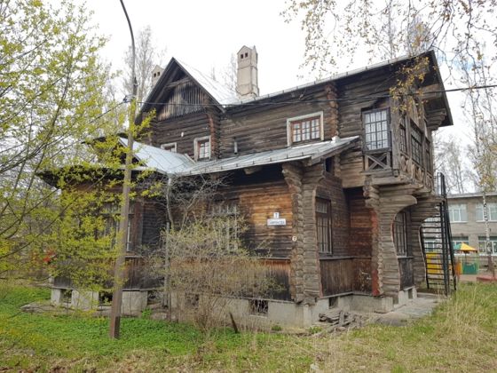 Нежилое здание 475,6 м² с участком, Санкт-Петербург