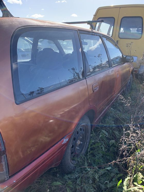 Nissan Primera, 1992