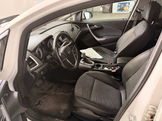 Opel P J Astra, 2013