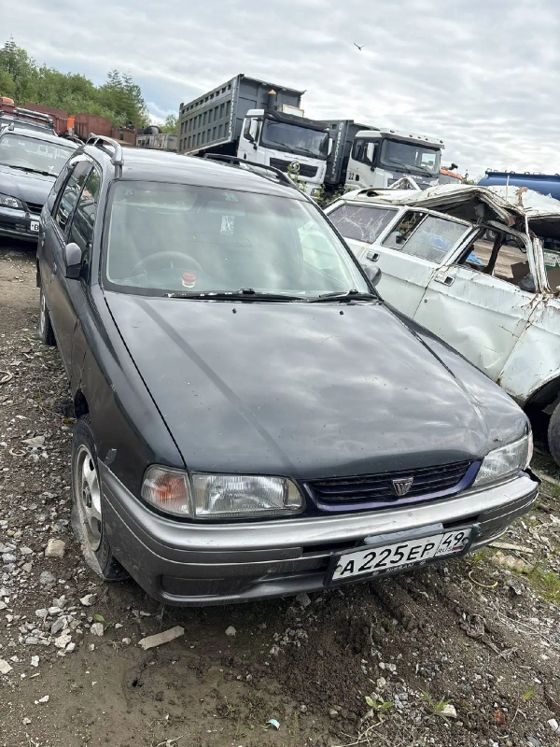 Nissan Wingroad, 1996