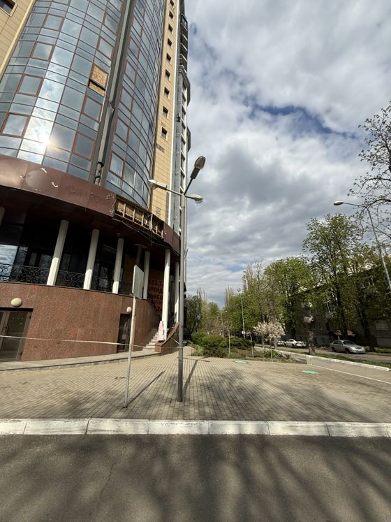Аренда машино-места 23 м², Донецк