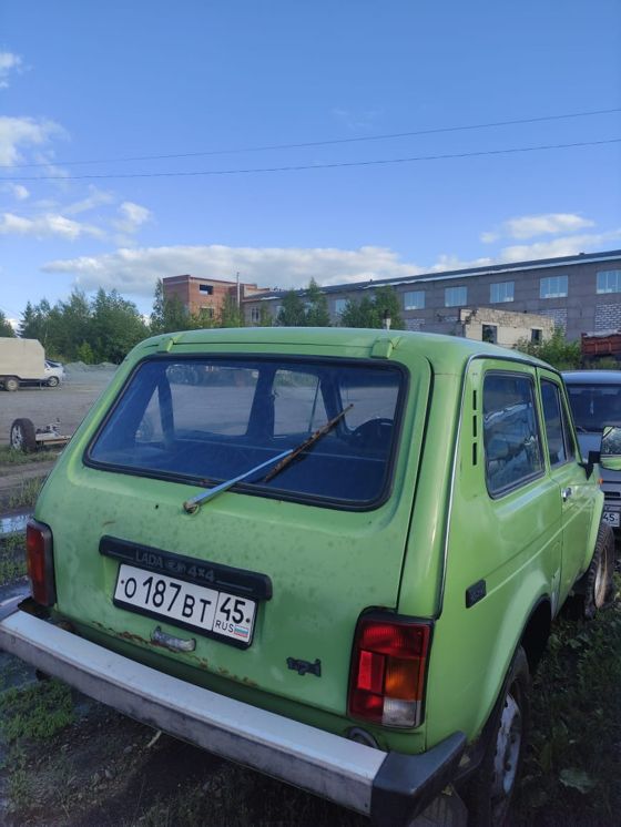 LADA 21213