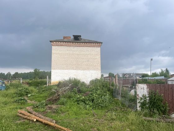 Нежилое здание 240,8 м² с участком, п. Тайнак, Челябинская обл.