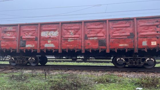 Полувагон 4-осный с люками в полу без тормозной площадки