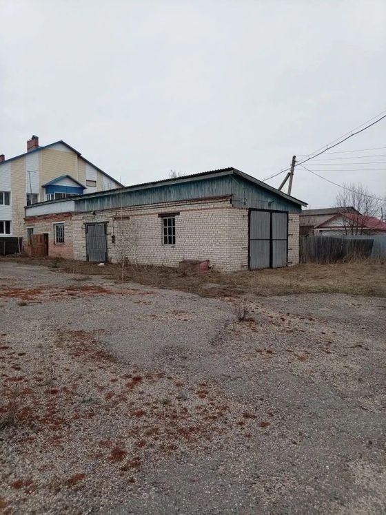 Нежилое здание 124,8 м² с участком, с. Первомайское, Томская обл.