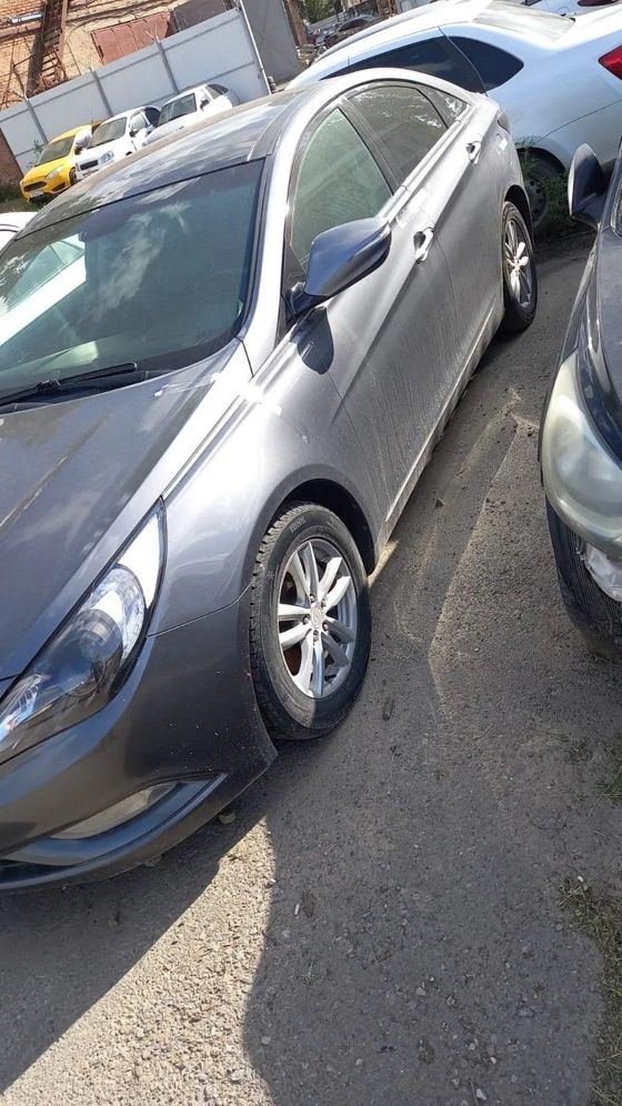 Hyundai Sonata, 2011