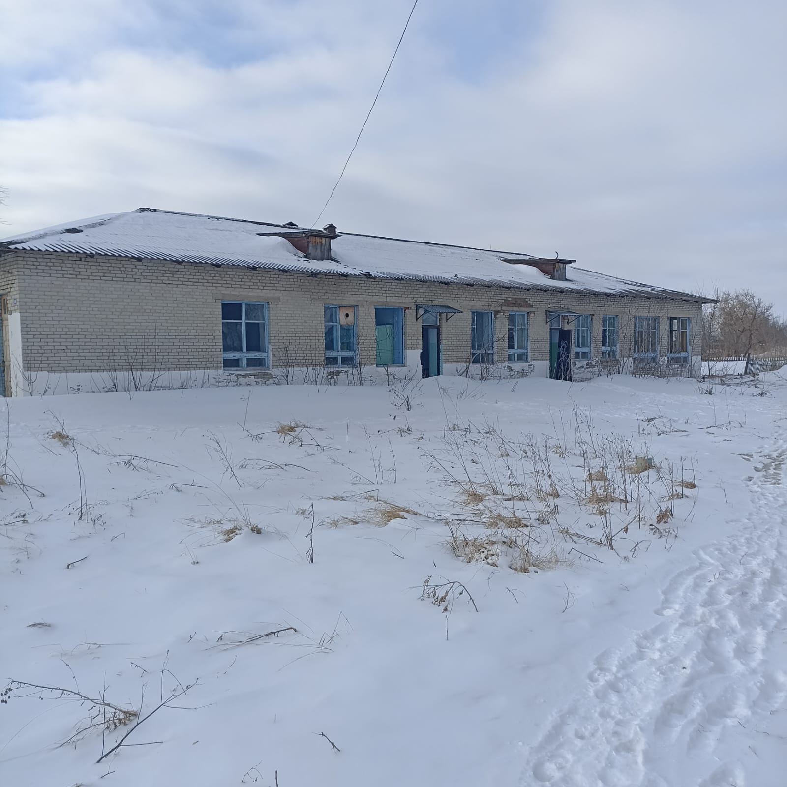 Нежилое здание 301,8 м² с участком, Новосибирская обл.