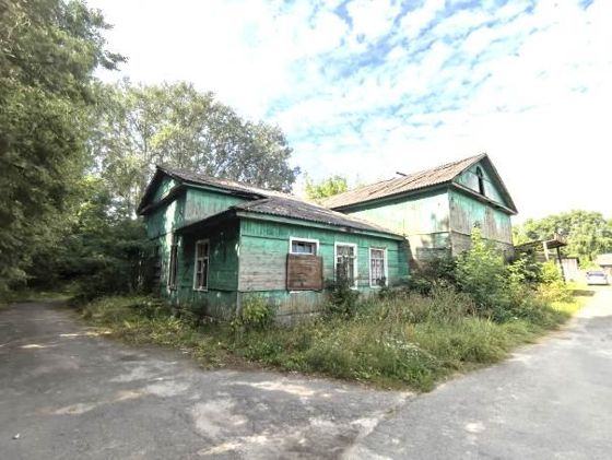 Нежилое здание 651,4 м² с участком, рп Локоть, Брянская обл.