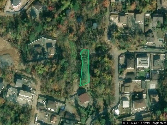 Лот №3-Право аренды земельного участка, кадастровый номер: 25:28:050058:1298, Адрес (местоположение) Приморский край, г. Владивосток, ул. Шевченко, д. 40, Характеристики объекта Площадь, кв.м 714, Категория земель Земли населенных пунктов, Вид разрешённого использования, Для иных видов жилой застройки Собственник строения (жилого дома), расположенного на земельном участке, право собственности которого зарегистрировано в установленном законом порядке обладает правом преимущественного заключения д