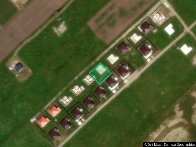 Земельный участок, площадь 451 кв.м., кад. № 23:39:0710004:1544, адрес: Россия, Краснодарский край, Белореченский муниципальный район, Родниковское сельское поселение, поселок Родники, улица Счастливая, д.18. Имущество является предметом залога ПАО «Сбербанк России».