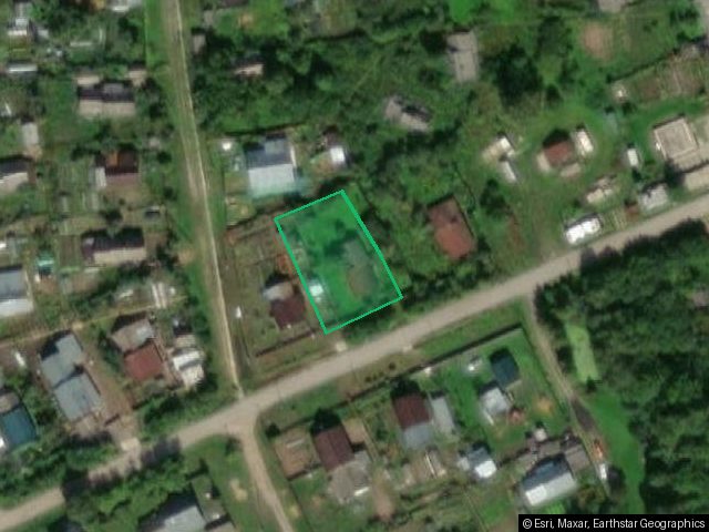 Земельный участок (для личного подсобного хозяйства), обл. Ивановская, р-н Гаврилово-Посадский, п. Петровский, ул. Комсомольская, дом 14, площадь 852+/-10 м?, собственность, кадастровый номер: 37:03:010303:45.
Здание (жилой дом), Российская Федерация, Ивановская область, Гаврилово-Посадский муниципальный район, Петровское городское поселение, поселок Петровский, улица Комсомольская, дом 14, площадь 39,6 м?, собственность, кадастровый номер: 37:03:010301:253.