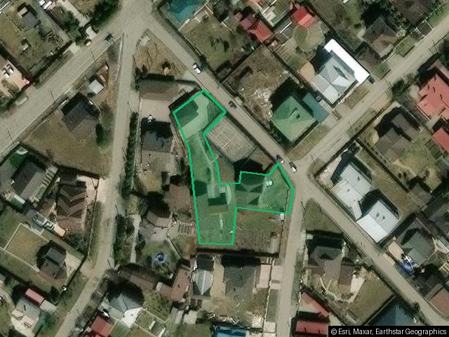 Земельный участок, общей площадью 1895 кв.м., кадастровый номер 38:06:140709:389 с жилым домом, общей площадью 158,6 кв.м., кадастровый номер 38:06:140709:1524 по адресу: Российская Федерация, Иркутская область, муниципальный район Иркутский, сельское поселение Молодежное, поселок Молодежный, улица Звездная, дом 22 Вид права: Совместная собственность В народе это место называют "Иркутской Рублевкой".
Конфигурация участка такова, что после его приобретения покупатель получит законную возможность 