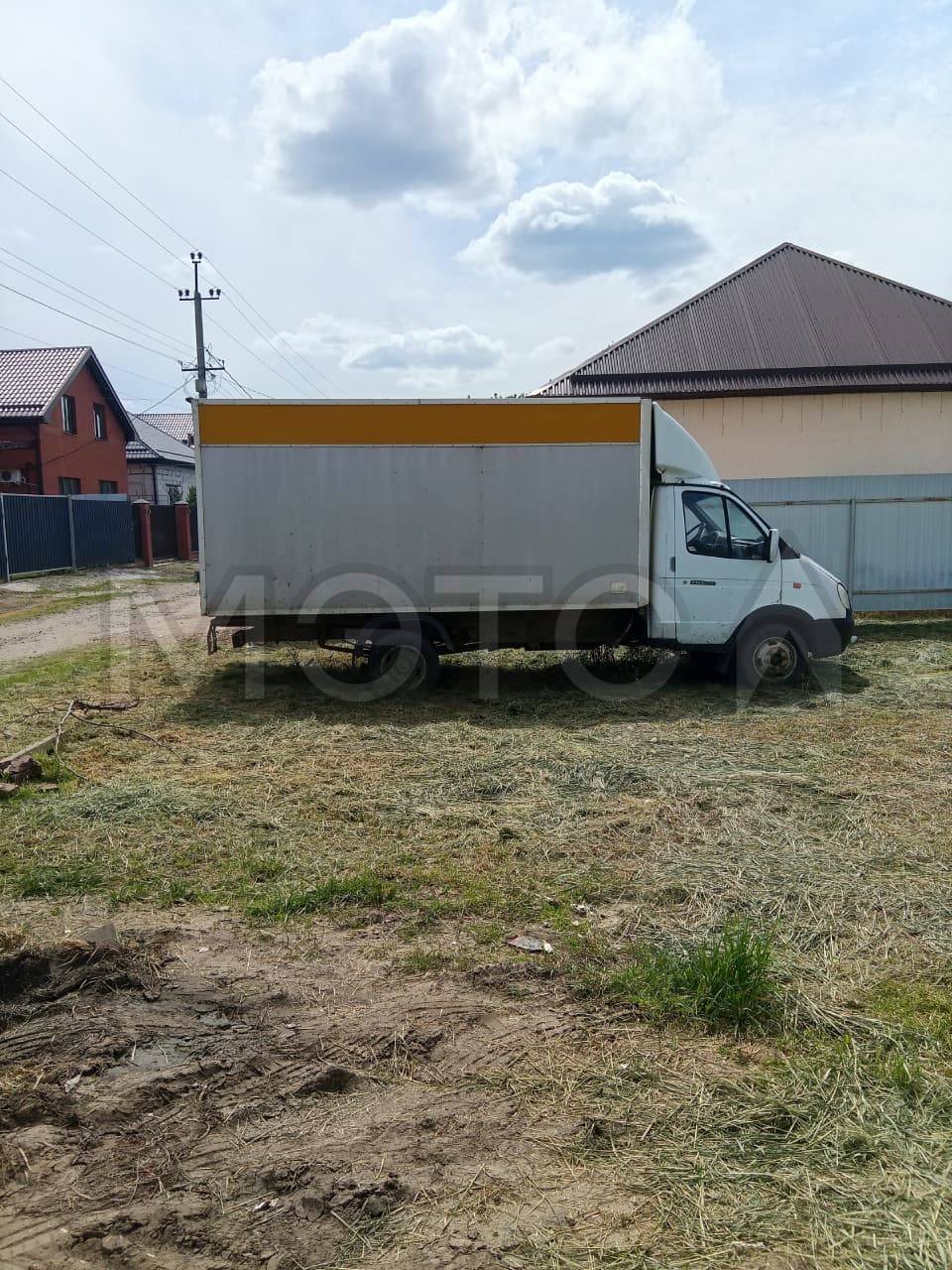 Автомобиль марки АФ 2757YA, 2006 г.в. VIN-номер X9H2757YA60000055. Состояние удовлетворительное, ржавчина, потертости, сколы, на ходу, но требует ремонта. Пробег ориентировочный. Обременения и ограничения на распоряжение и эксплуатацию Имущества, наложенные работниками службы судебных приставов, судебными органами, иными лицами, подлежат снятию/отмене финансовым управляющим в установленном законом порядке до проведения торгов по продаже Имущества или в ходе их проведения. В случае, если указанны