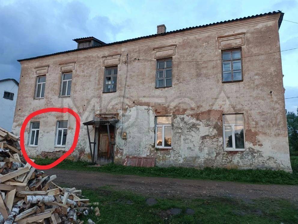 &frac14; доля Квартиры, Место нахождения: Россия, Тверская обл., г. Белый, ул. Октябрьская, дом 5, квартира 1, назначение Жилое, кадастровый (условный) номер 69:03:0090259:50. Собственность долевая (1/4). Общая площадь 22.4 кв.м. Год постройки дома — 1958, 2 этажа. Оцениваемая квартира расположена на 1-м этаже. Стены кирпичные, перекрытия деревянные. Состояние — удовлетворительное, требуется среднестатистический ремонт. Район со средней престижностью, развитой инфраструктурой в пределах пешей до