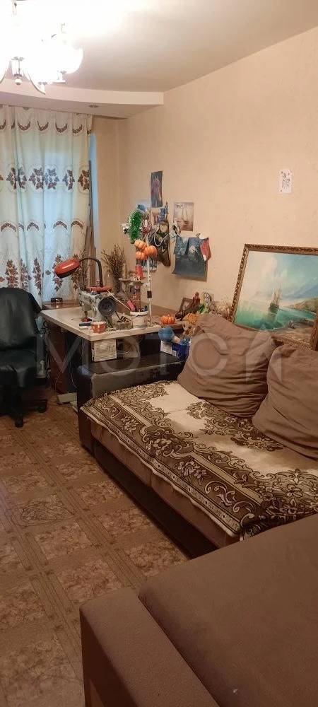 1/8 доли в праве общей долевой собственности на жилое помещение – квартиру, кадастровый номер: 64:48:040230:706, назначение: жилое, общая площадь 61,0 кв. м, этаж 4, по адресу: Саратовская область, г. Саратов, ул. Буровая, д. 11, кв. 77. Состояние объекта удовлетворительное; косметический ремонт частично устаревший; инженерные системы (электричество, водоснабжение, канализация) функционируют; требуется обновление отделки. Обременения (ограничения) отсутствуют. Имеются собственники-несовершенноле